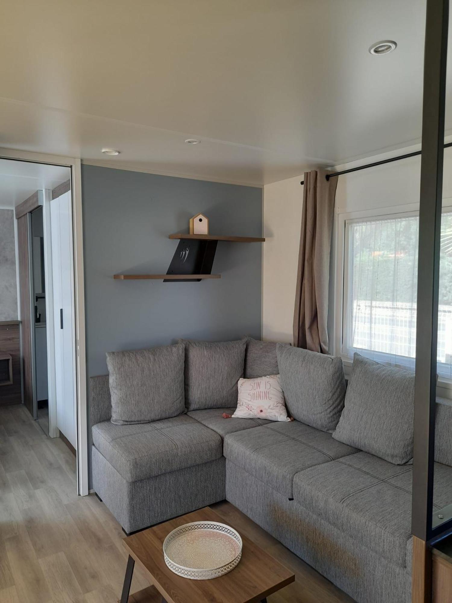 Camping La Carabasse Vias Exteriör bild